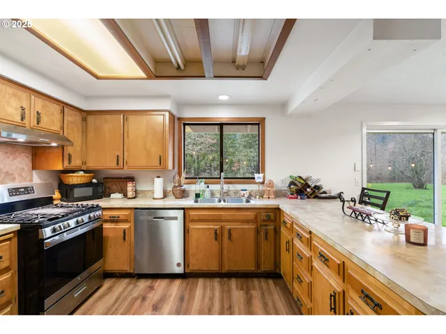 $460,000 | 108 Pahatu, North Bonneville, WA 98639