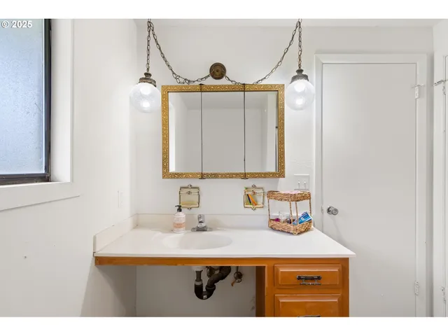 $460,000 | 108 Pahatu, North Bonneville, WA 98639