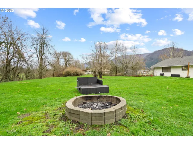 $460,000 | 108 Pahatu, North Bonneville, WA 98639