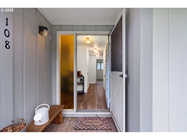 $460,000 | 108 Pahatu, North Bonneville, WA 98639