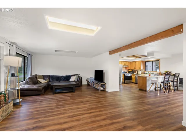 $460,000 | 108 Pahatu, North Bonneville, WA 98639