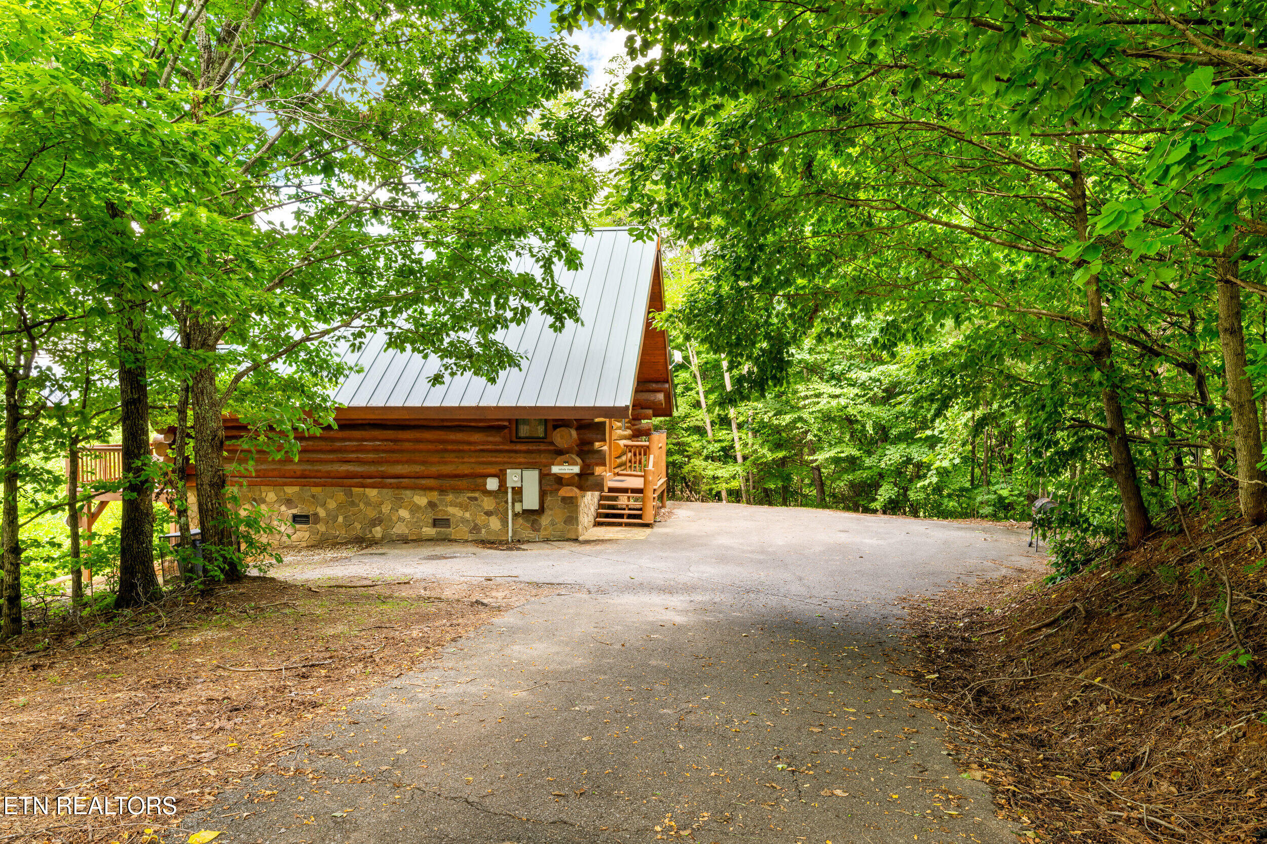 617 Almost Heaven Way Sevierville, TN 37876 - Photo 2 of 44 617 almost heaven way-2