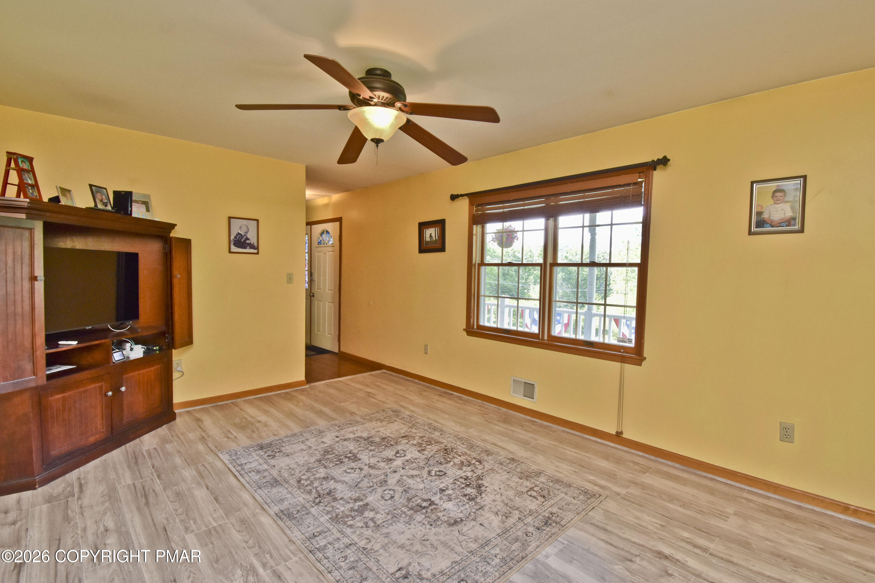 320 Ramble Bush Road Stroudsburg, PA 18360 - Photo 11 of 56 4 Living Room (1)