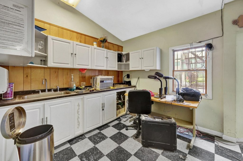 653 Columbia Road Boston, MA 02125 - Photo 31 of 35 Gallery Image 31