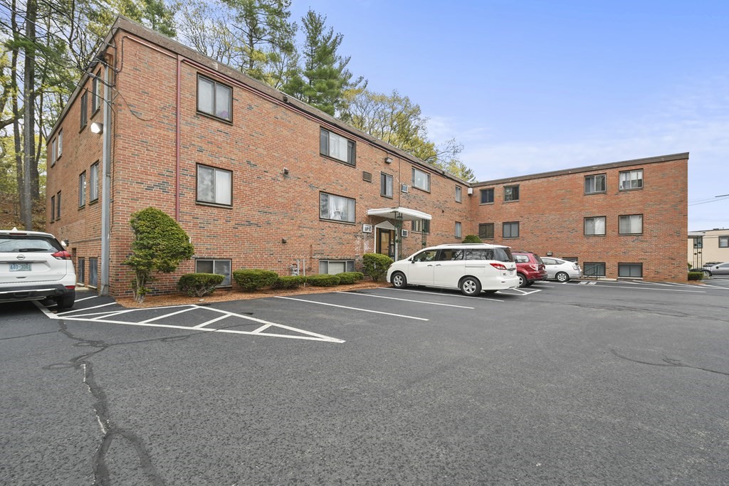 77 Nicholas Road, Unit L Framingham, MA 01701 - Photo 2 of 13 Gallery Image 2