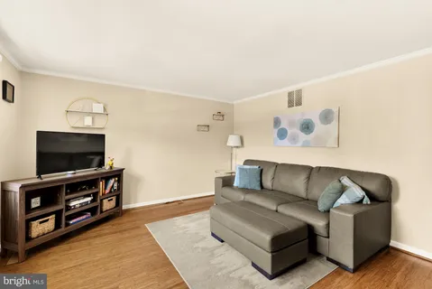 $525,000 | 8100 Loving Forest Court, Springfield, VA 22153