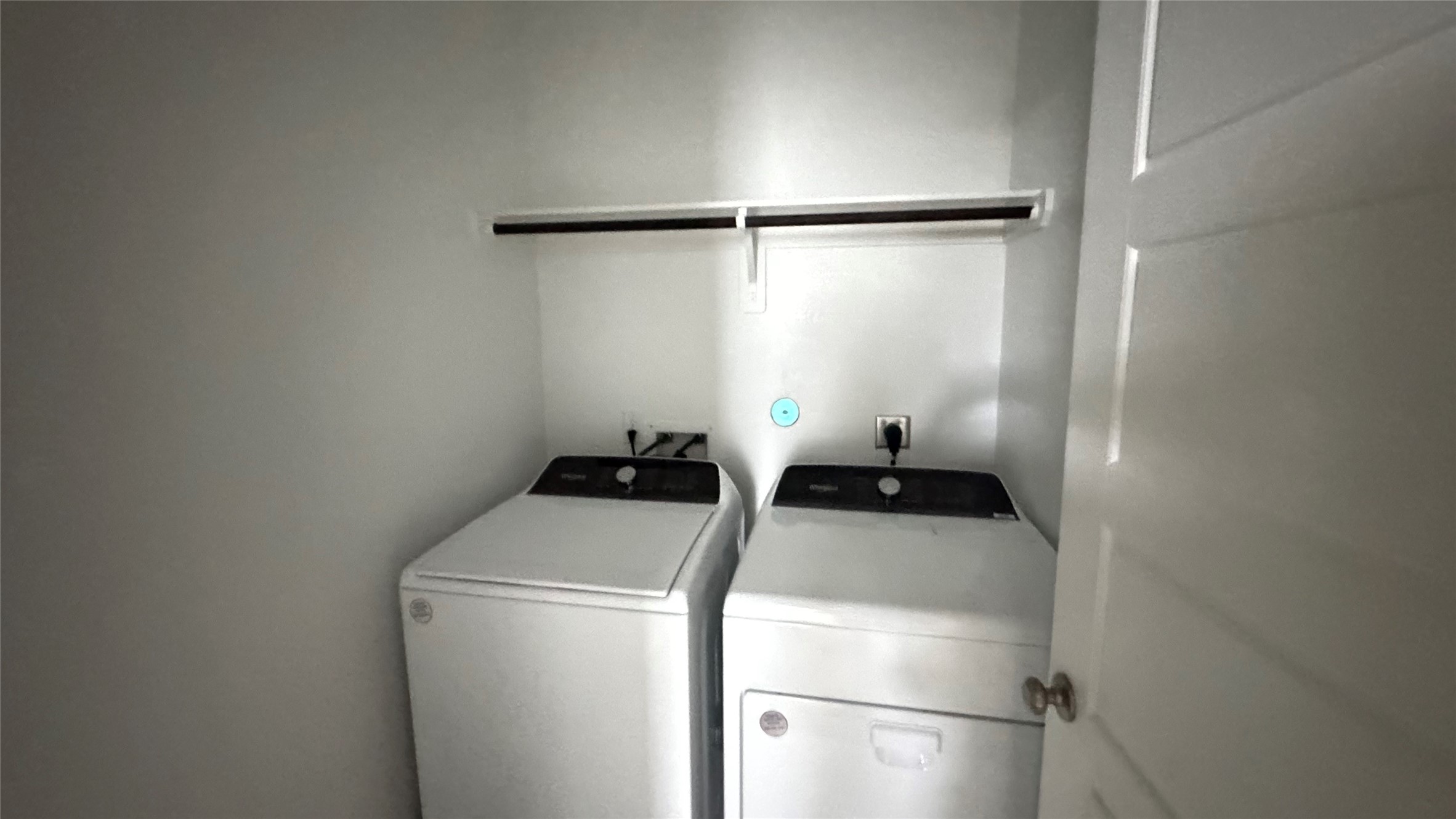 3005 Manor Heights Lane Houston, TX 77063 - Photo 18 of 35 a utility room with dryer and washer