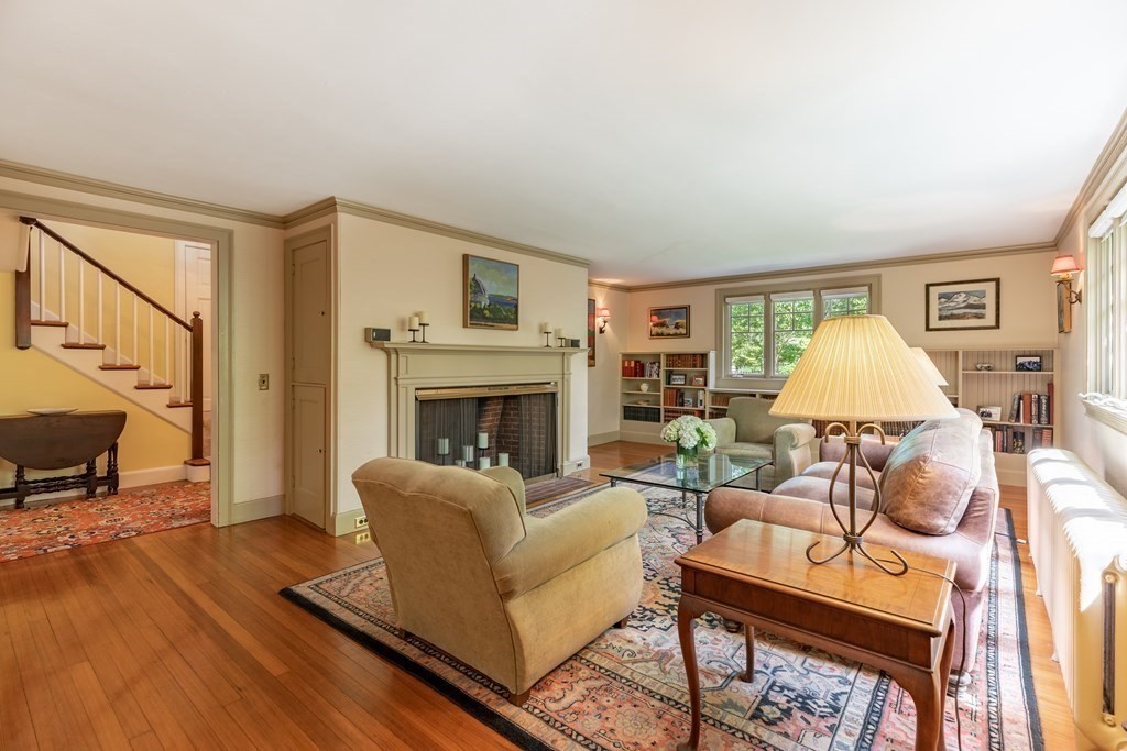 36 West Side Road Milton, MA 02186 - Photo 5 of 34 Gallery Image 5