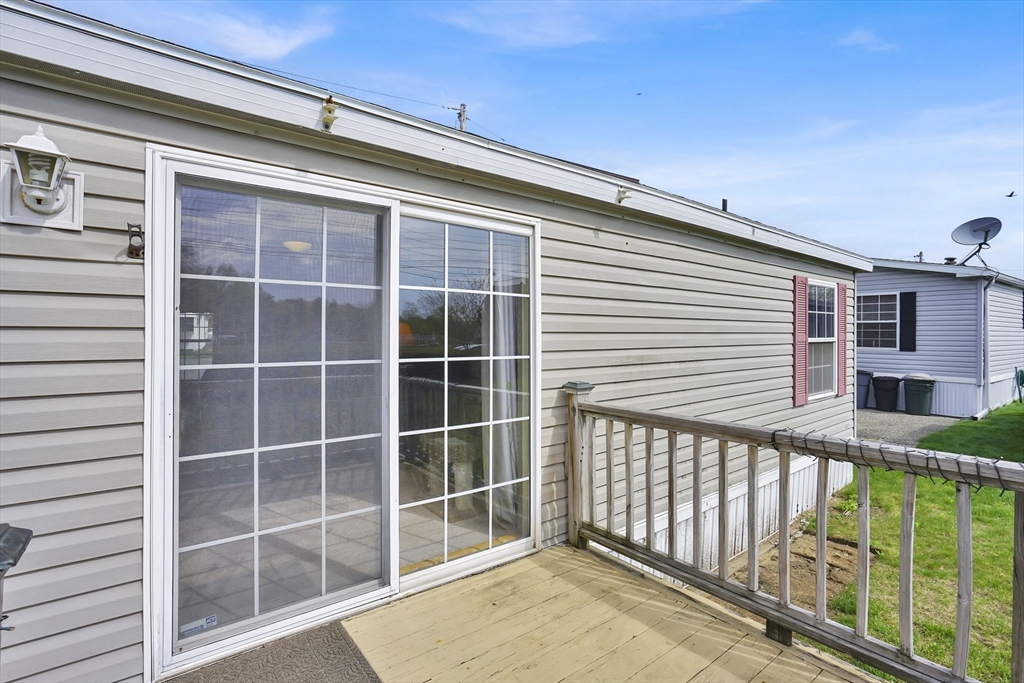 27 Somerset Road Chicopee, MA 01020 - Photo 9 of 33