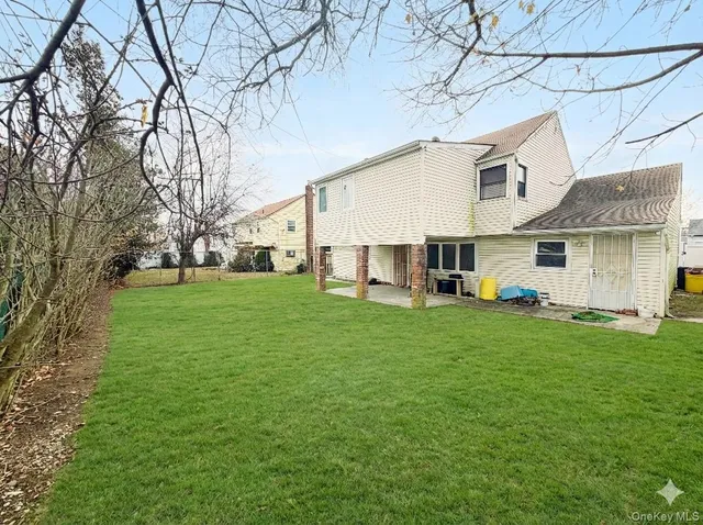 $725,000 | 25 Ford Drive West, Massapequa, NY 11758