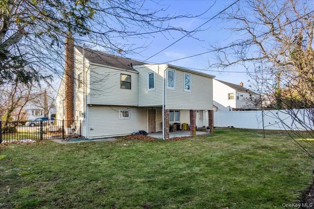 $725,000 | 25 Ford Drive West, Massapequa, NY 11758