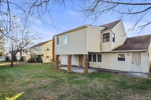 $725,000 | 25 Ford Drive West, Massapequa, NY 11758