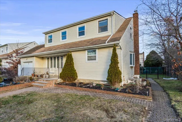 $725,000 | 25 Ford Drive West, Massapequa, NY 11758