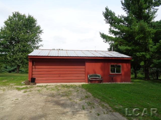 12584 Clinton Road Clinton, MI 49236 - Photo 8 of 29 31259088-7.JPG