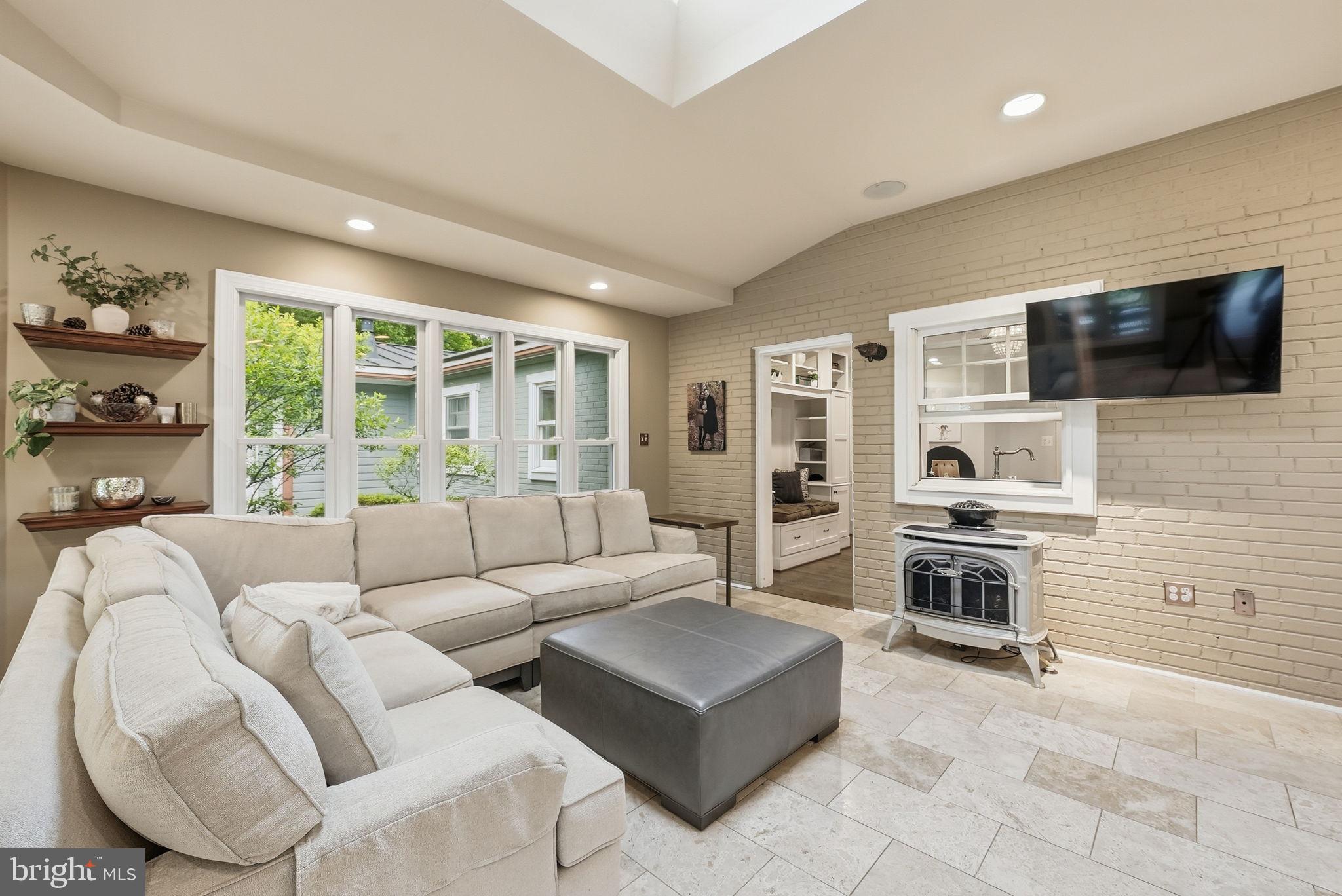 11744 Stuart Mill Road Oakton, VA 22124 - Photo 18 of 66 Gallery Image 18