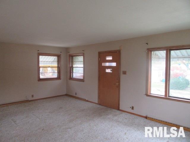 2913 Cleveland Street Clinton, IA 52732 - Photo 7 of 12 Gallery Image 7