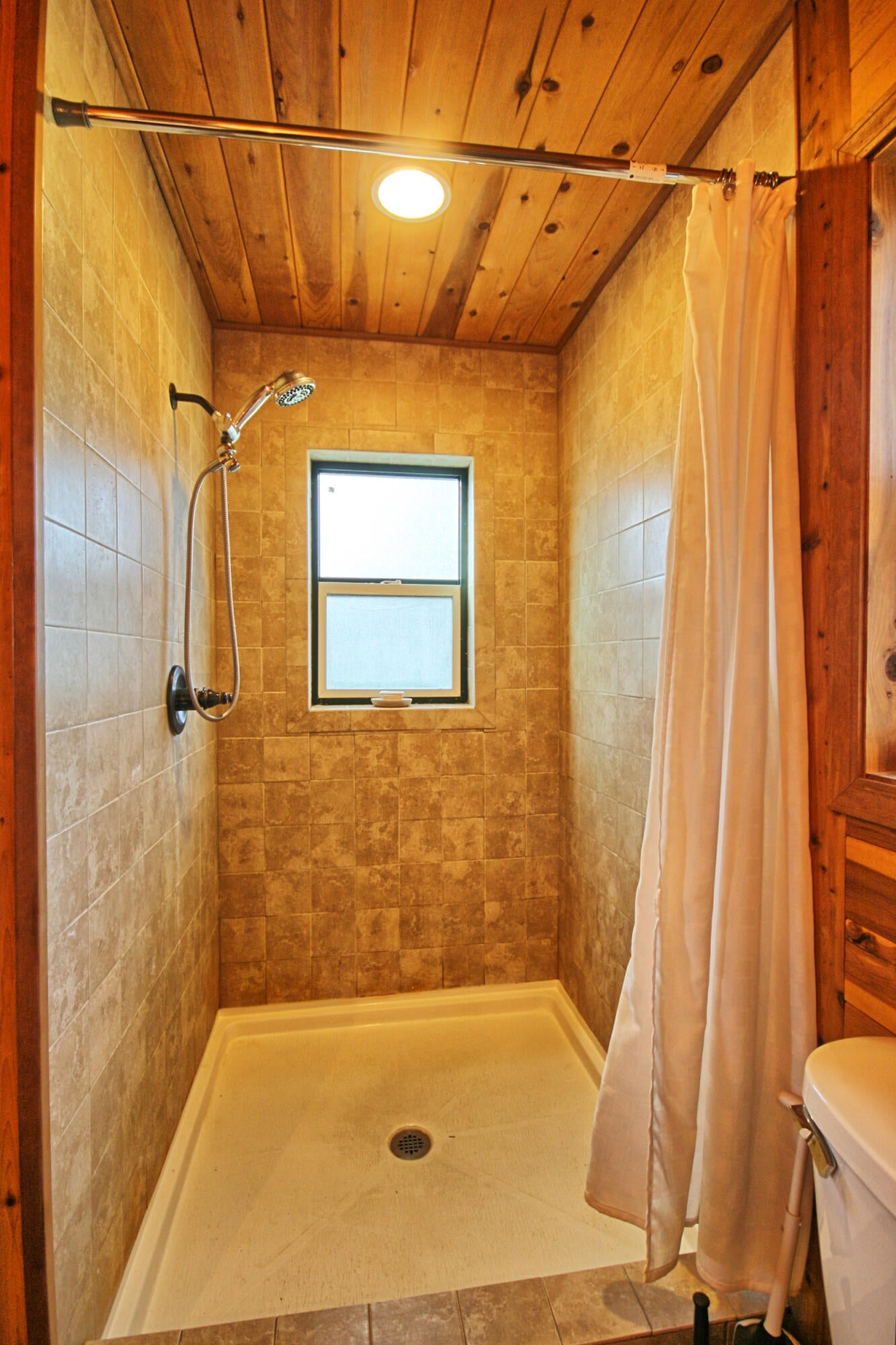 17275 Water Gap Road Williams, OR 97544 - Photo 23 of 48 IMG_9373_4_5_easyHDR-interior2-fotor-202