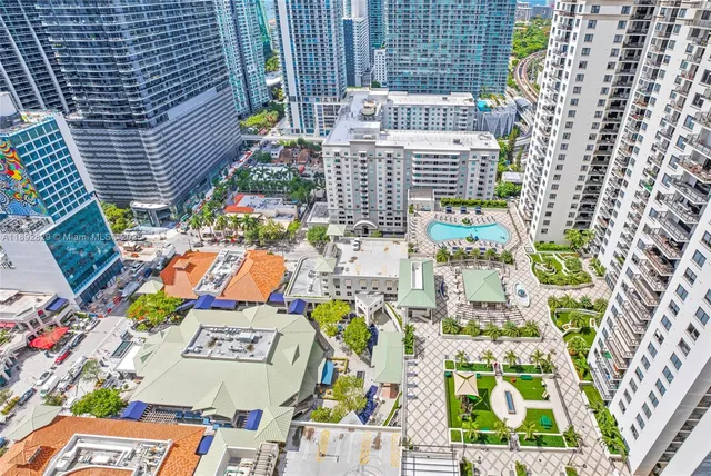 $4,300 | 55 Southwest 9th Street, Unit 3205, Miami, FL 33130