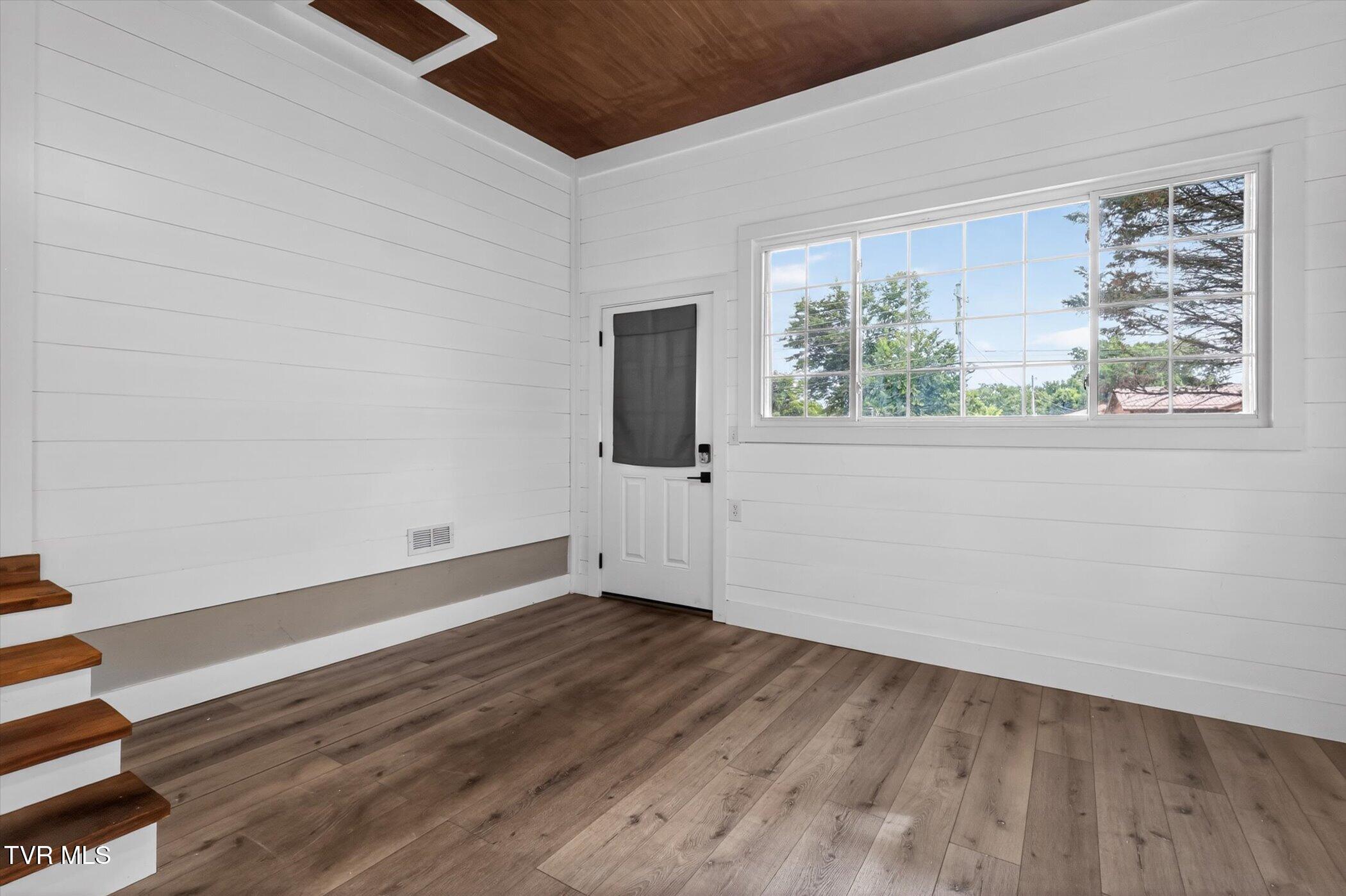 1213 East Church Street Greeneville, TN 37745 - Photo 25 of 30 25-1213-E-Church-St-WindowStill-Photogra