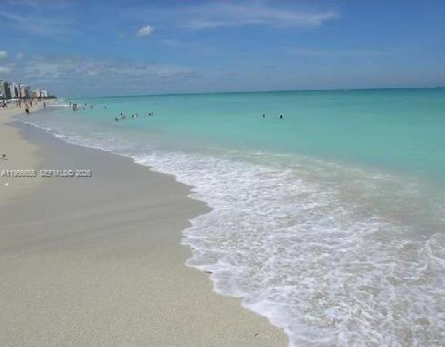 100 Lincoln Road, Unit 1112 Miami Beach, FL 33139 - Photo 45 of 48 a view of a room with an empty space
