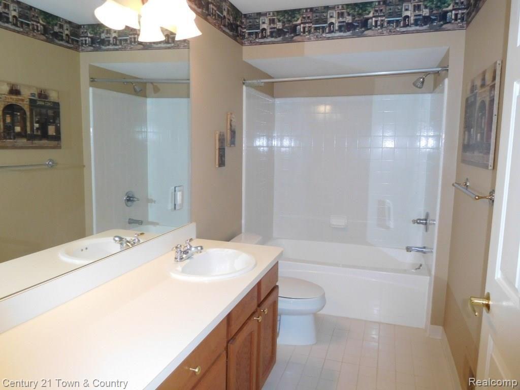 4675 Oakhurst Ridge Road, Unit 235 Clarkston, MI 48348 - Photo 32 of 46 33.JPG