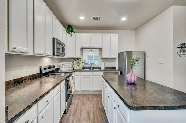 $199,000 | 1701 St Louis Avenue, Fort Worth, TX 76110