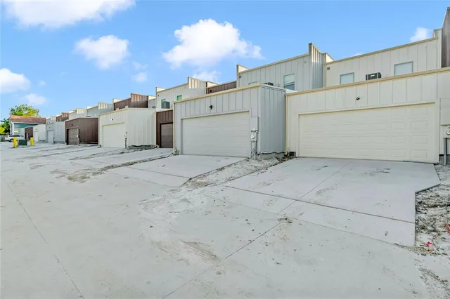 $199,000 | 1701 St Louis Avenue, Fort Worth, TX 76110