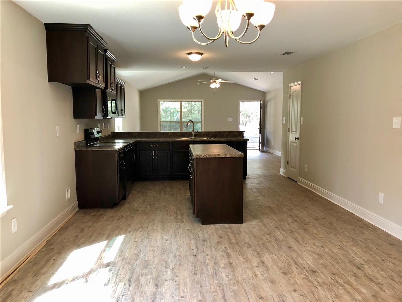 1505 Majesty Loop Foley, AL 36535 - Photo 3 of 6