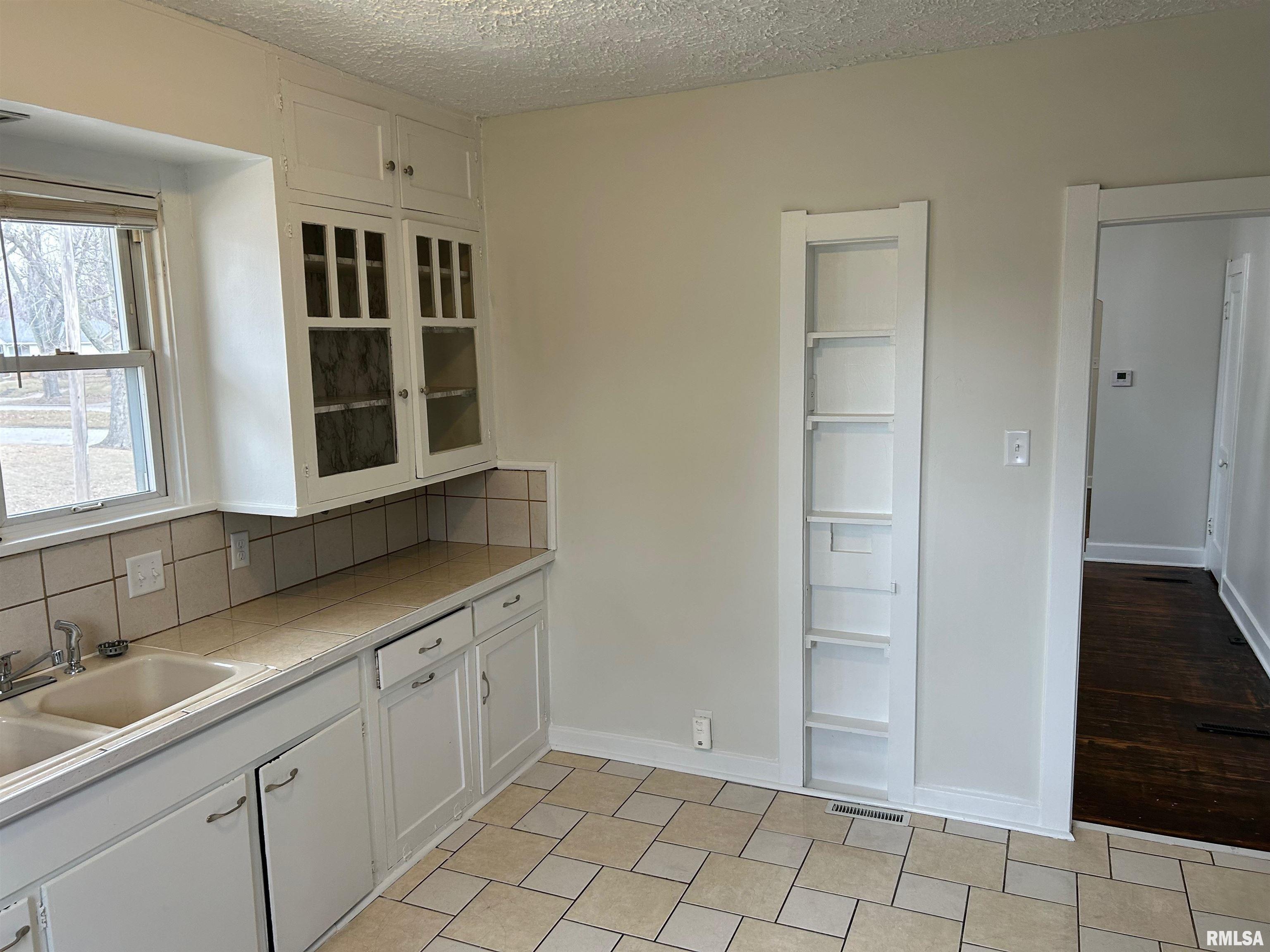 2301 Yale Boulevard Springfield, IL 62703 - Photo 17 of 29