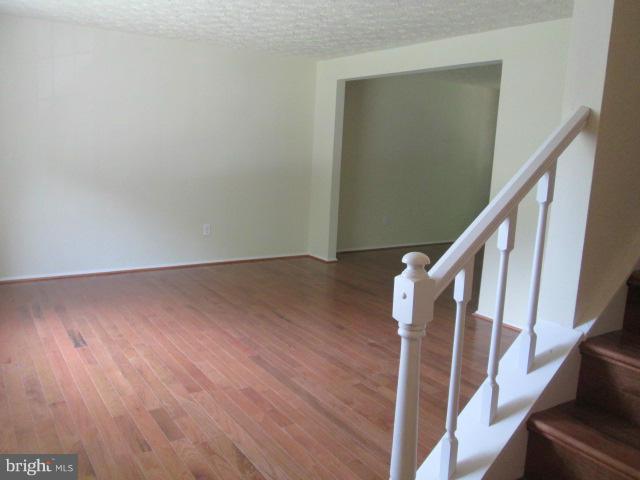 8270 Raindrop Way Springfield, VA 22153 - Photo 4 of 30 Living Room