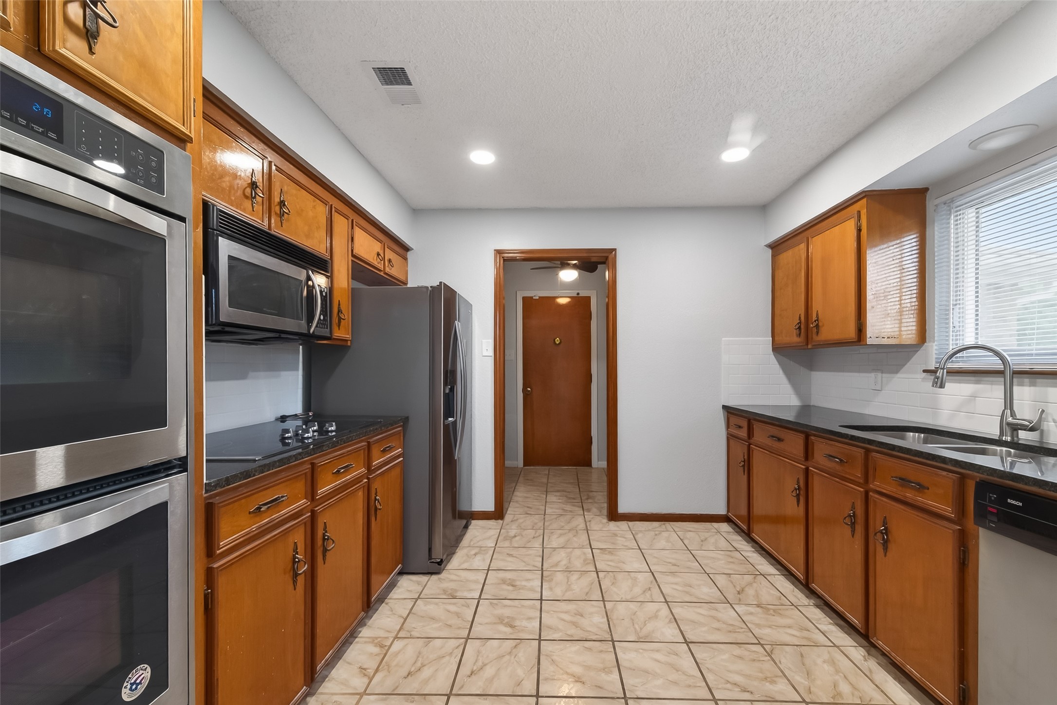 2907 Virginia Street La Marque, TX 77568 - Photo 11 of 31