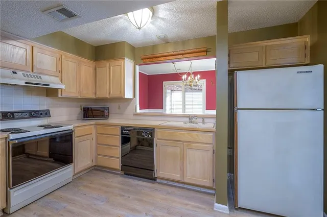 $200,000 | 12441 Charlotte Street, Kansas City, MO 64146