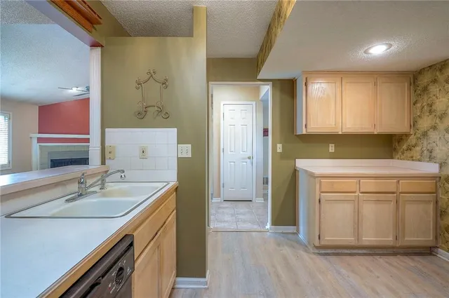 $200,000 | 12441 Charlotte Street, Kansas City, MO 64146