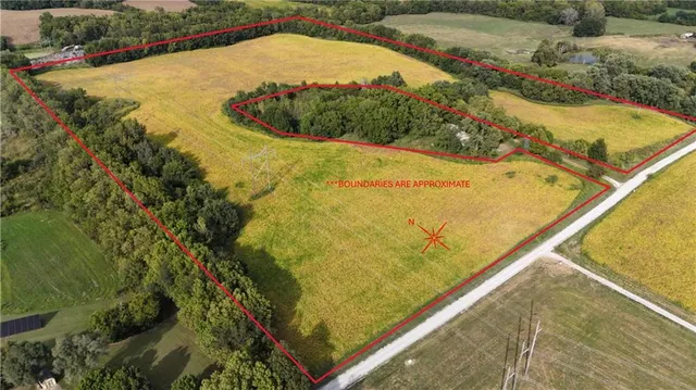 $349,900 | 13911 County Road 305, St. Joseph, MO 64505