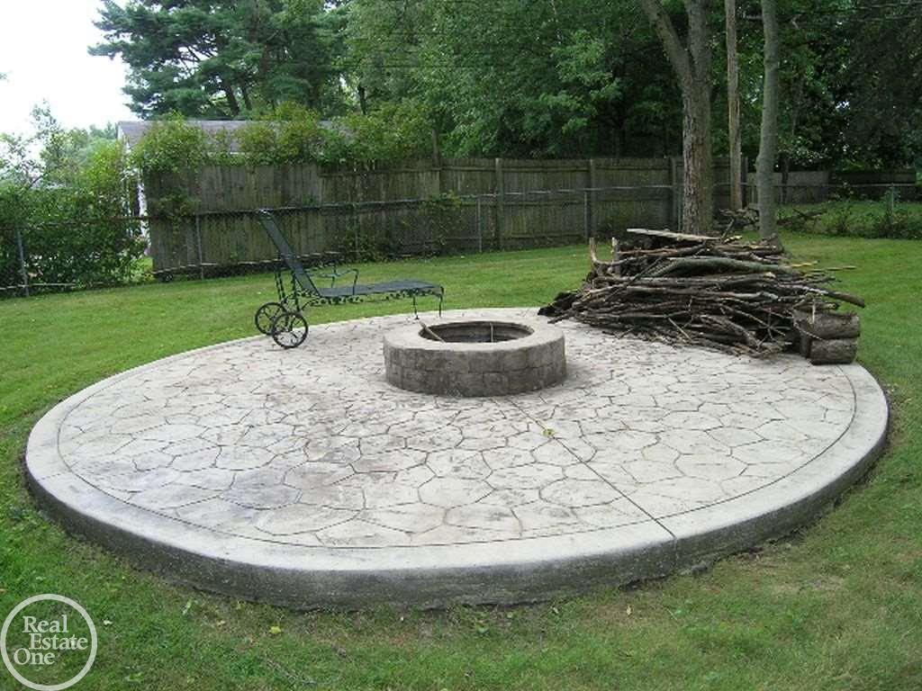 4568 East 10 Mile Road Warren, MI 48091 - Photo 8 of 31 31391863-7.JPG