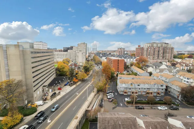 $375,000 | 300 Broad Street, Unit 902, Stamford, CT 06901