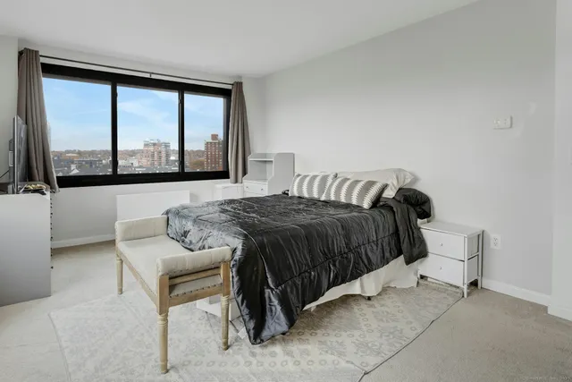 $375,000 | 300 Broad Street, Unit 902, Stamford, CT 06901