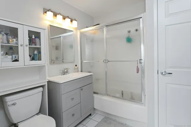 $375,000 | 300 Broad Street, Unit 902, Stamford, CT 06901