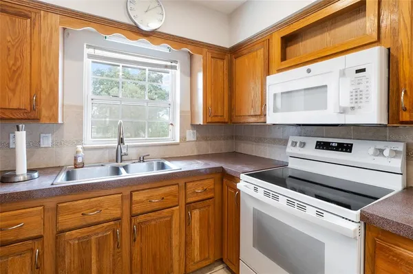 $2,700 | 1966 Sandra Drive, Clearwater, FL 33764