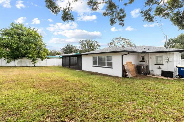 $2,700 | 1966 Sandra Drive, Clearwater, FL 33764