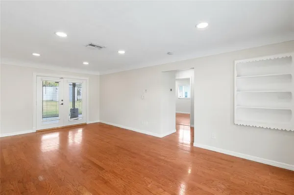 $2,700 | 1966 Sandra Drive, Clearwater, FL 33764