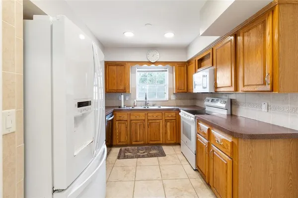 $2,700 | 1966 Sandra Drive, Clearwater, FL 33764