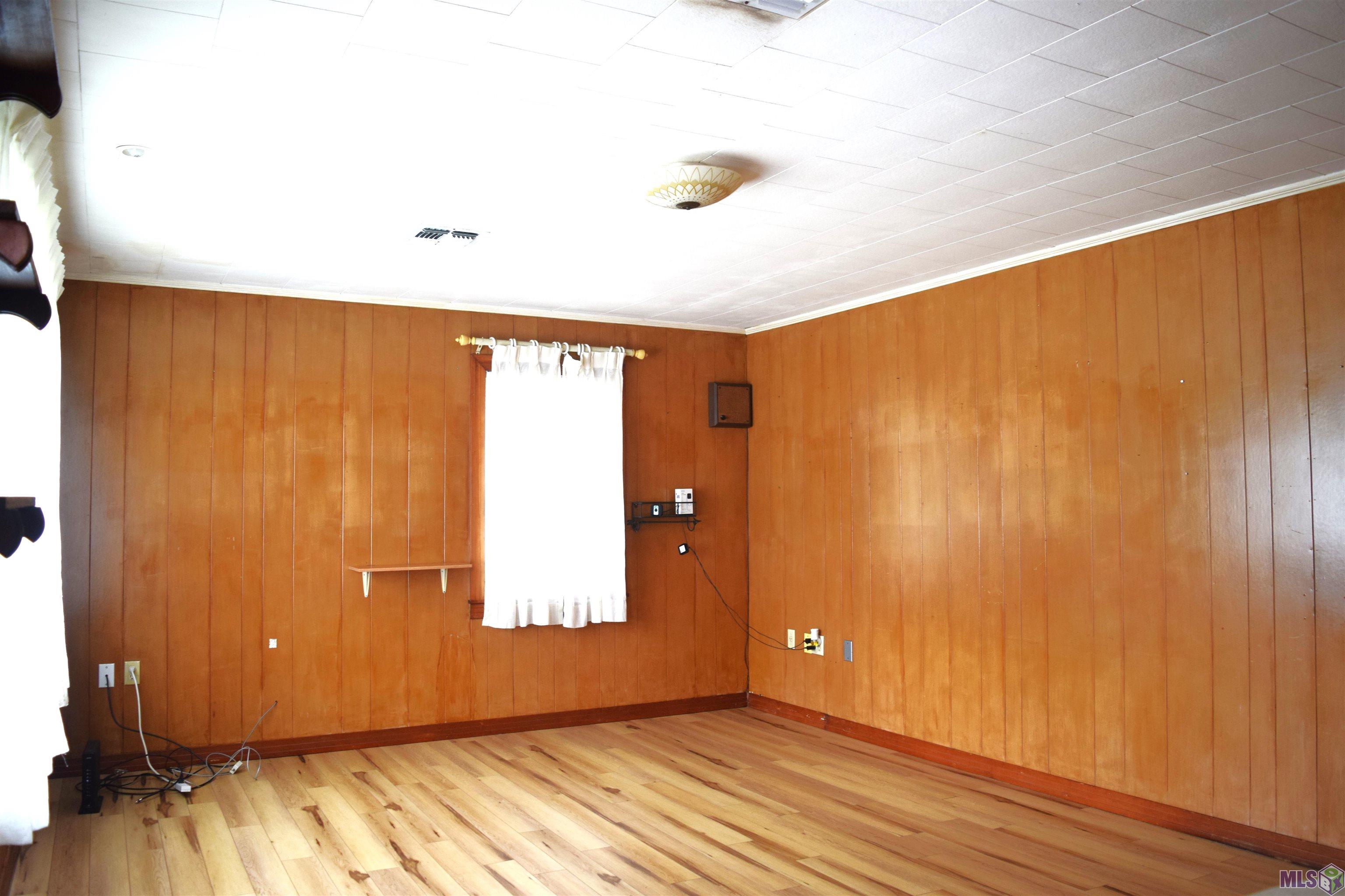 304 Judith Street Houma, LA 70363 - Photo 3 of 10 LIVING