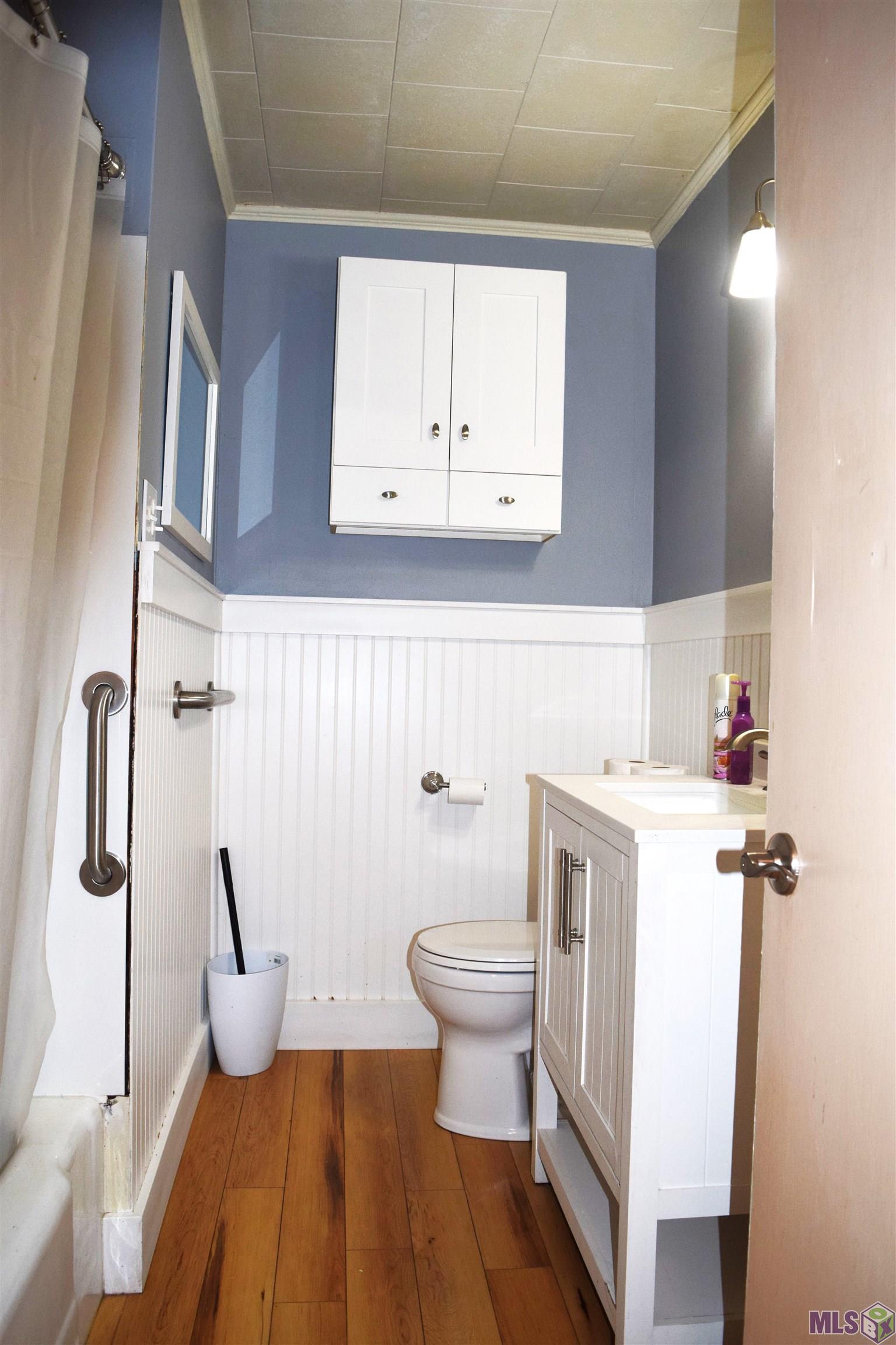 304 Judith Street Houma, LA 70363 - Photo 5 of 10 BATHROOM