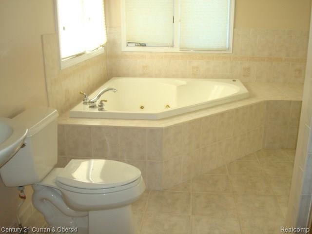 35377 Curtis Road Livonia, MI 48152 - Photo 38 of 59 DSC02046.JPG