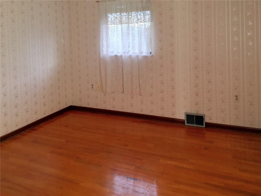 508 Kerrwood Road Pittsburgh, PA 15215 - Photo 14 of 18 BEDROOM