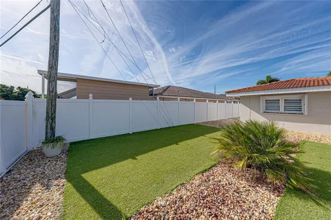 $809,900 | 6619 Blue Heron Drive South, St. Petersburg, FL 33707
