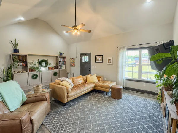 $329,900 | 1828 Old Highway 52, Lafayette, TN 37083