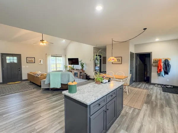 $329,900 | 1828 Old Highway 52, Lafayette, TN 37083