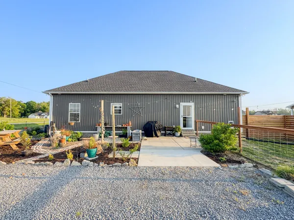 $329,900 | 1828 Old Highway 52, Lafayette, TN 37083